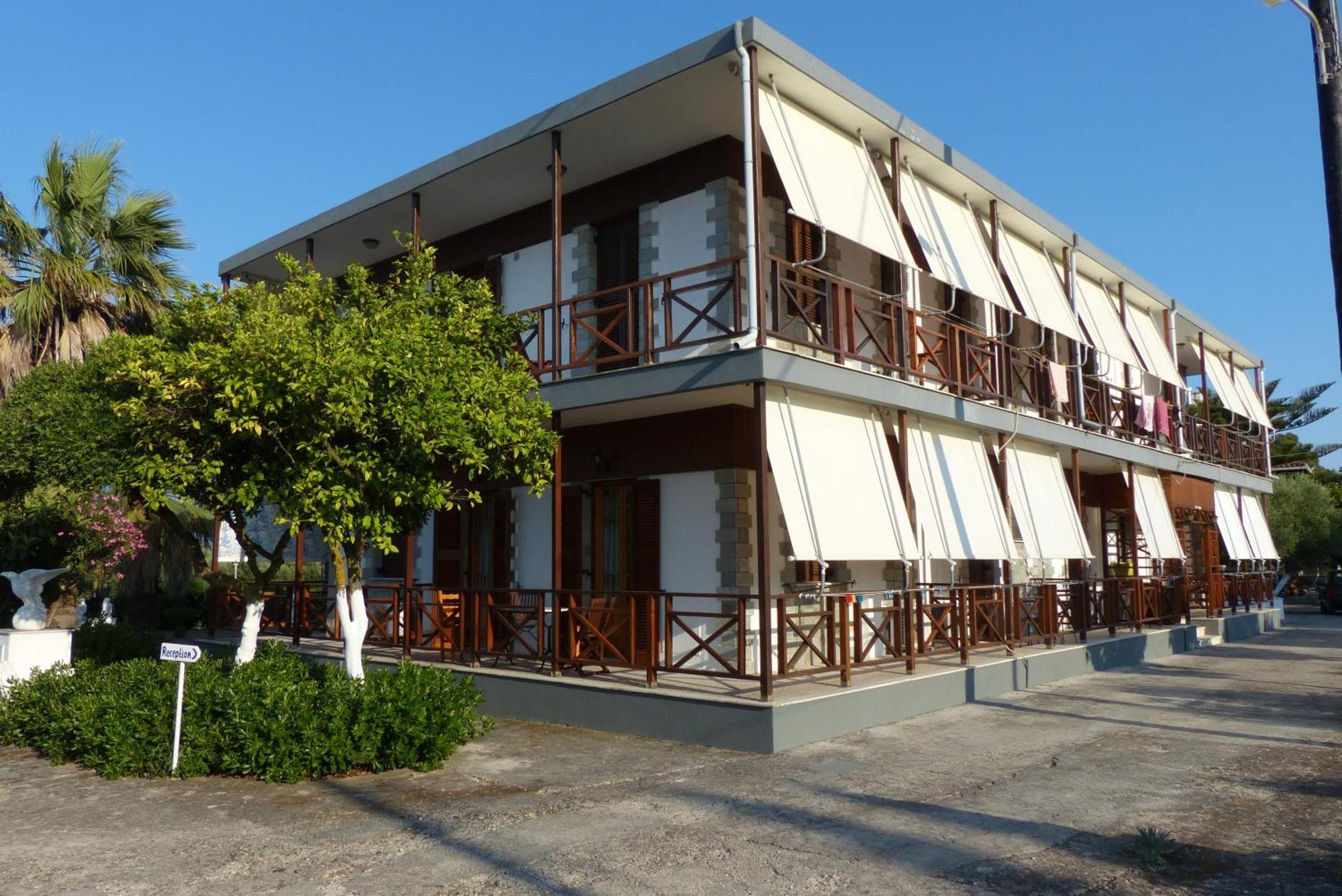 Circe Pansion Apartment Lixouri Ngoại thất bức ảnh