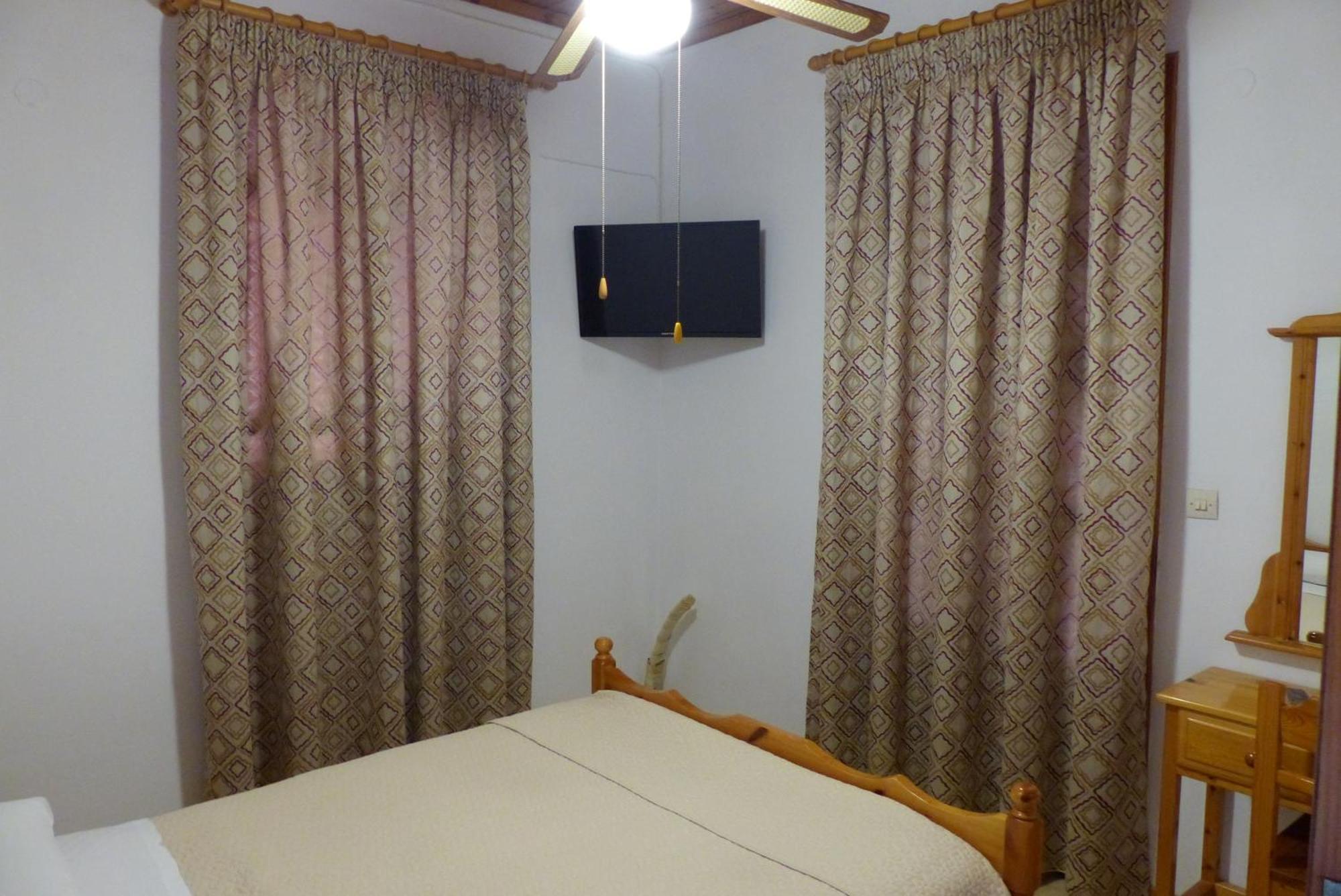 Circe Pansion Apartment Lixouri Ngoại thất bức ảnh