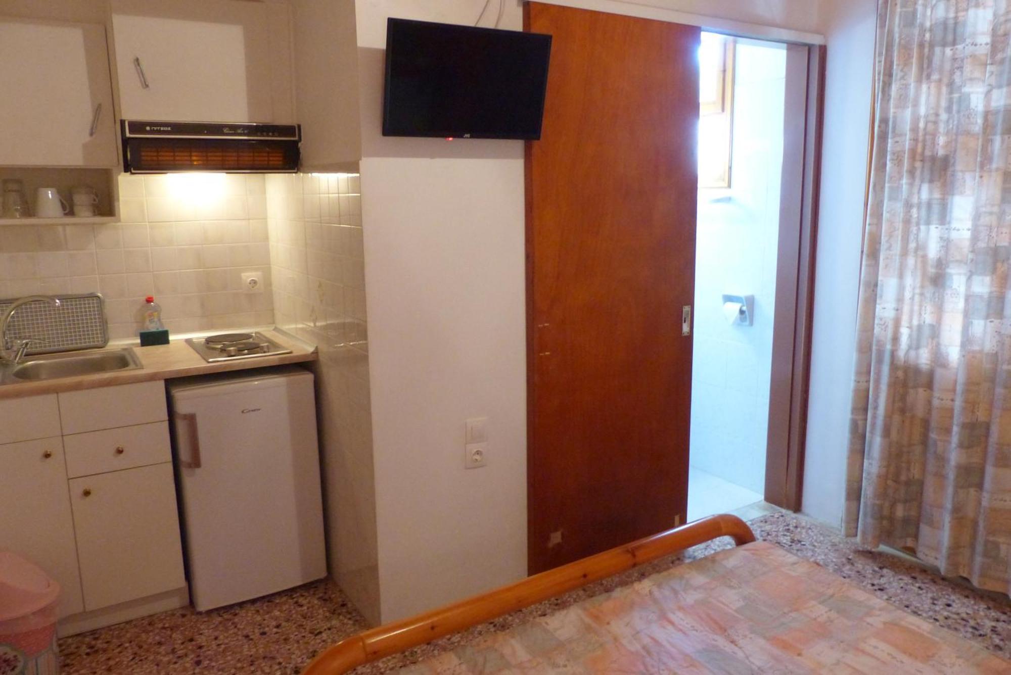 Circe Pansion Apartment Lixouri Ngoại thất bức ảnh
