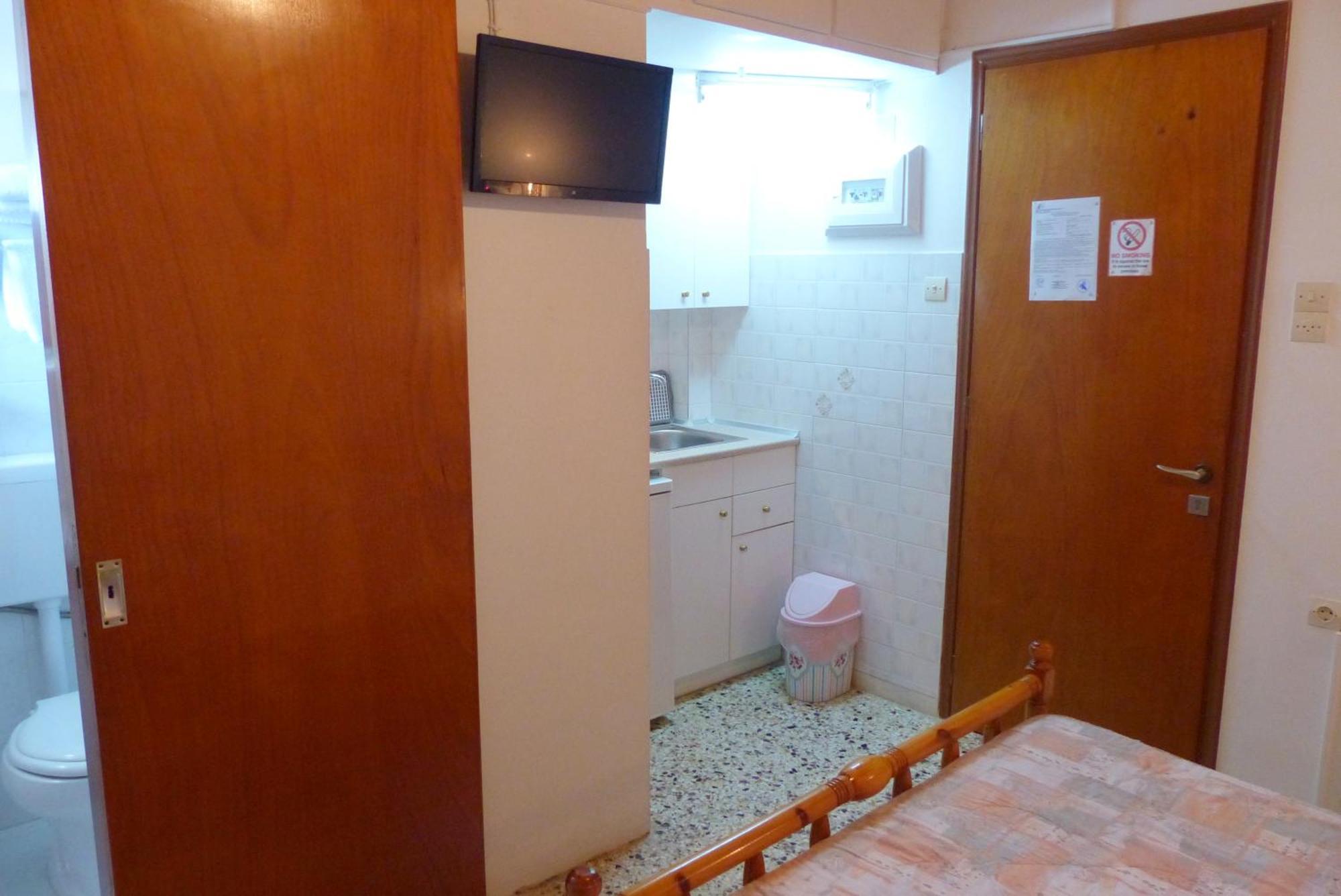 Circe Pansion Apartment Lixouri Ngoại thất bức ảnh