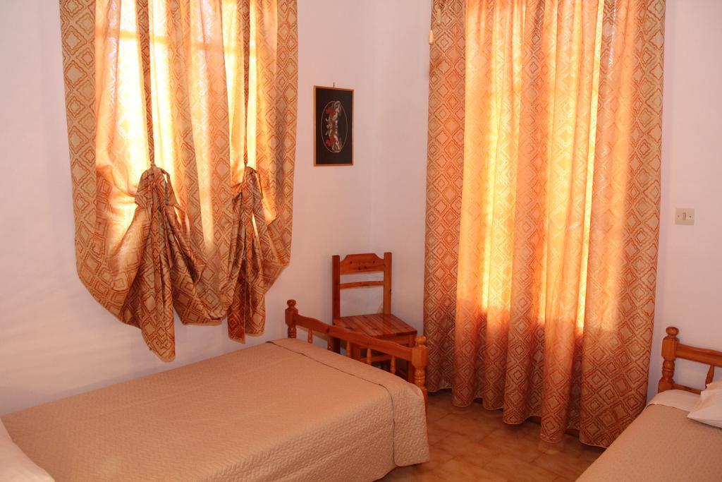 Circe Pansion Apartment Lixouri Phòng bức ảnh