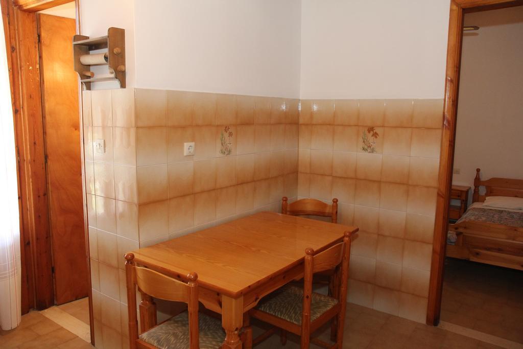 Circe Pansion Apartment Lixouri Ngoại thất bức ảnh