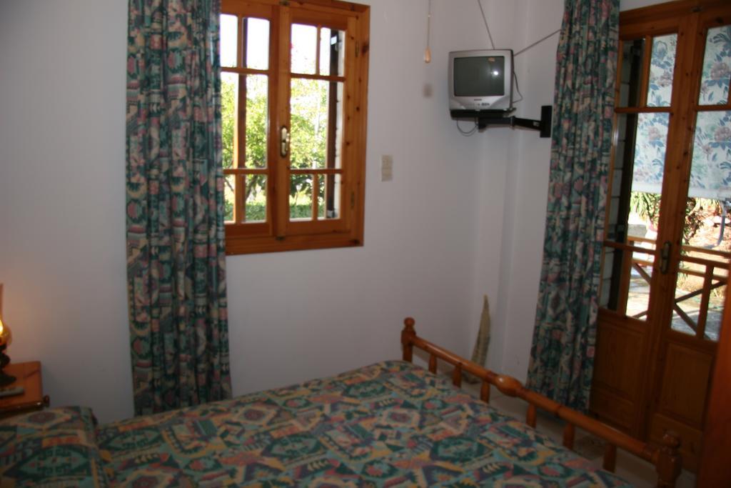 Circe Pansion Apartment Lixouri Ngoại thất bức ảnh
