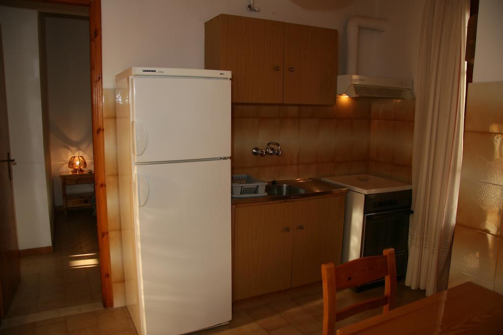 Circe Pansion Apartment Lixouri Ngoại thất bức ảnh